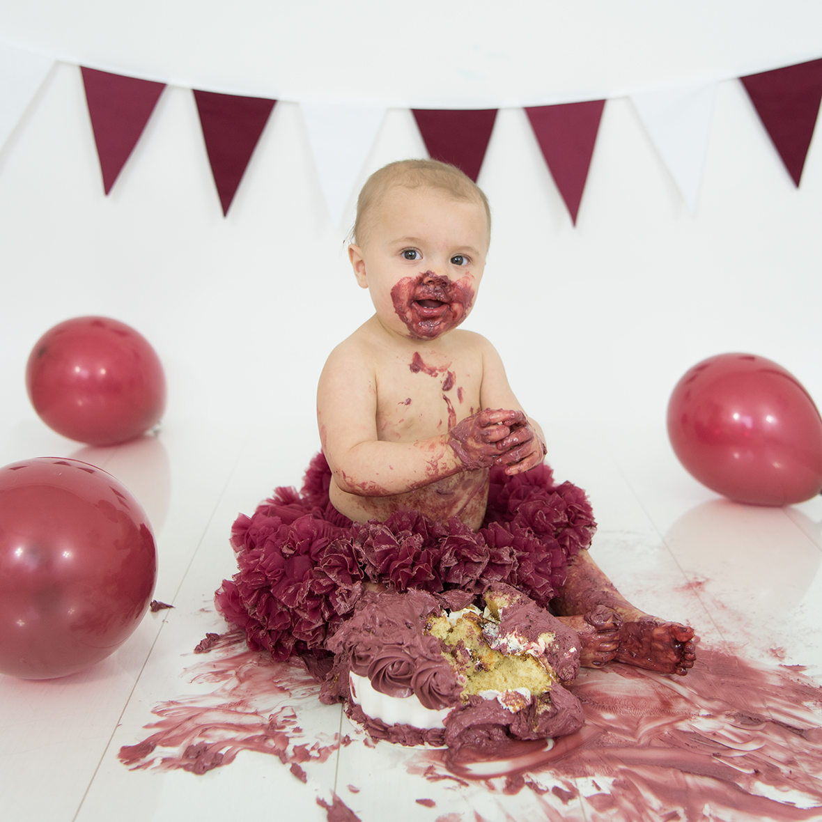 smash-the-cake-fotografering smash the cake